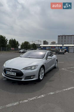 Tesla Model S 2013