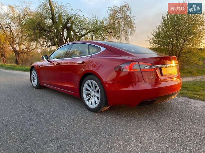 Ліфтбек Tesla Model S 2017 в Києві