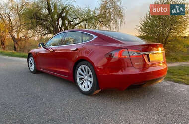 Лифтбек Tesla Model S 2017 в 