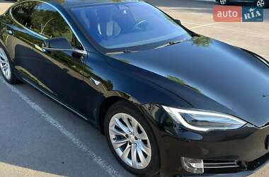 Ліфтбек Tesla Model S 2017 в Львові