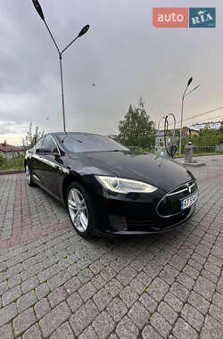 Лифтбек Tesla Model S 2015 в 
