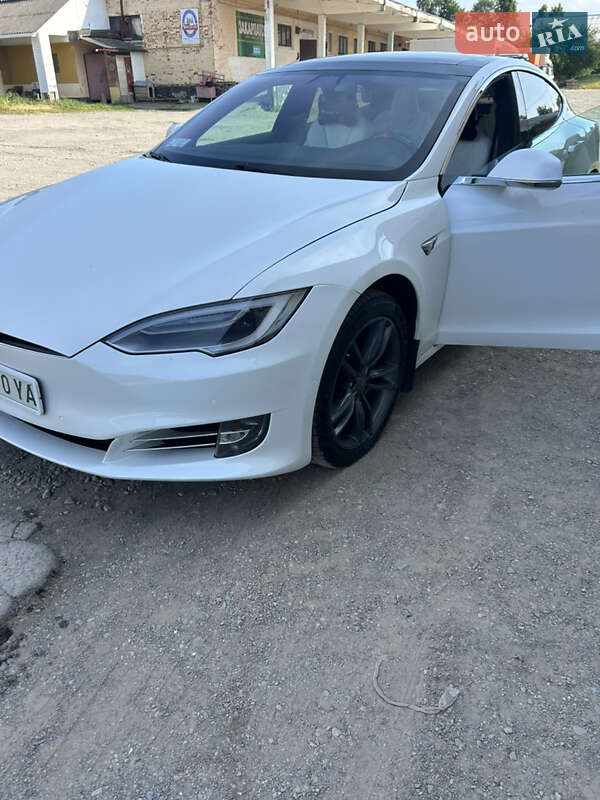 Ліфтбек Tesla Model S 2017 в Надвірній фото 5 Ліфтбек Tesla Model S 2017 в Надвірній