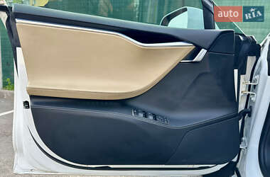 Лифтбек Tesla Model S 2015 в 