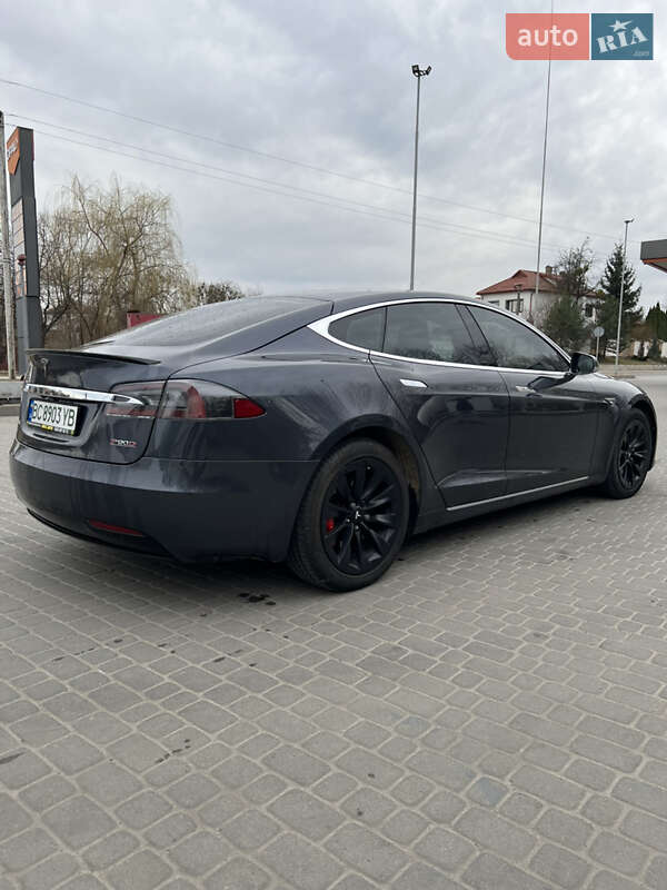 Ліфтбек Tesla Model S 2016 в Львові
