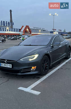 Лифтбек Tesla Model S 2016 в 