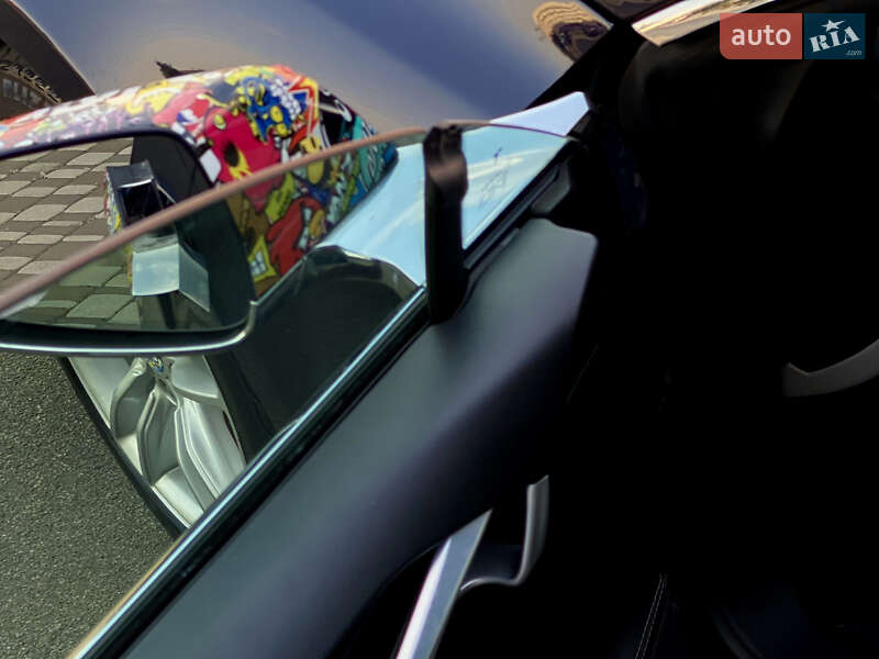 Лифтбек Tesla Model S 2015 в Киеве