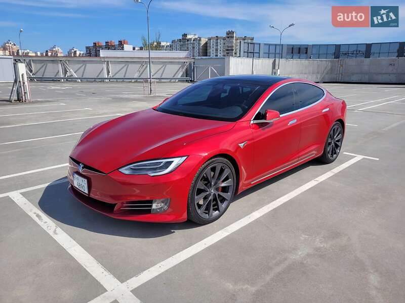 Ліфтбек Tesla Model S 2018 в 
