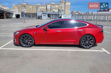 Лифтбек Tesla Model S 2018 в Киеве