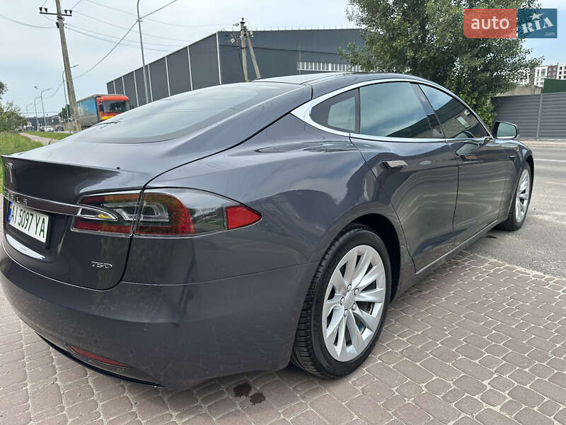 Лифтбек Tesla Model S 2018 в Киеве фото 4 Лифтбек Tesla Model S 2018 в Киеве