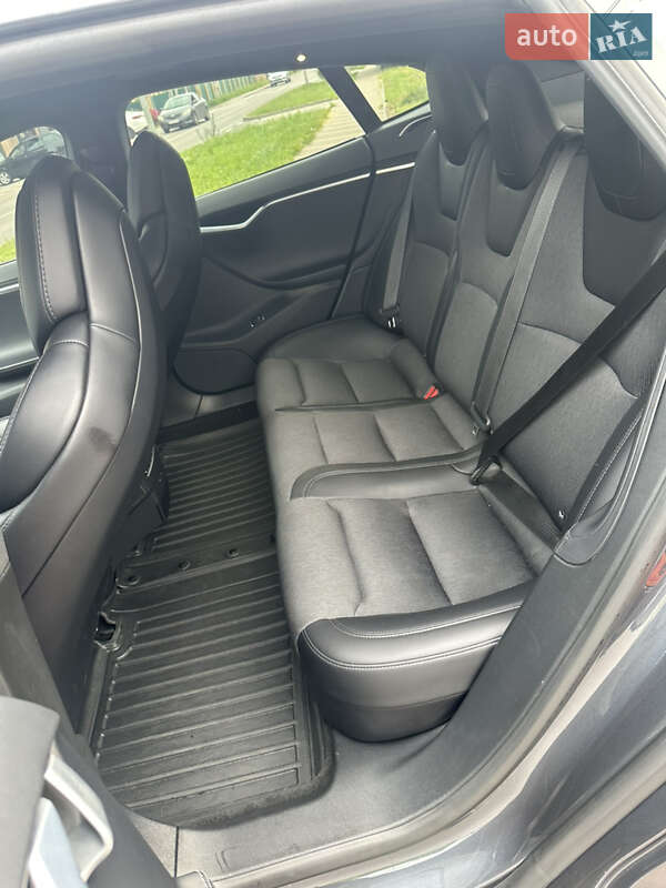 Лифтбек Tesla Model S 2018 в Киеве фото 11 Лифтбек Tesla Model S 2018 в Киеве