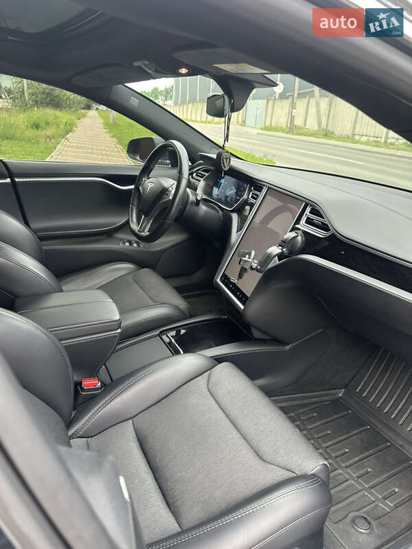 Лифтбек Tesla Model S 2018 в Киеве фото 18 Лифтбек Tesla Model S 2018 в Киеве