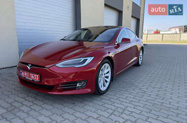 Лифтбек Tesla Model S 2017 в 