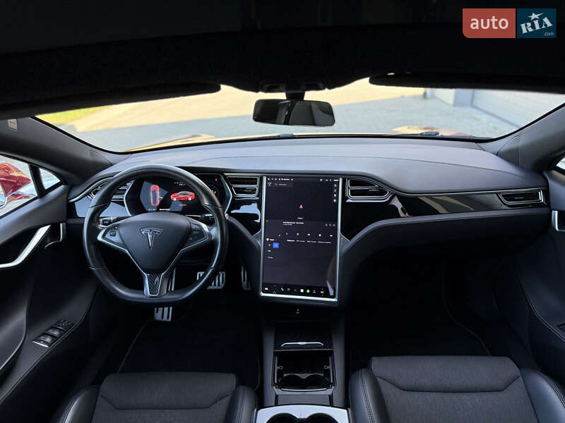 Лифтбек Tesla Model S 2017 в Радехове