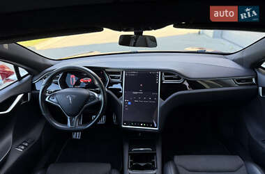 Лифтбек Tesla Model S 2017 в 