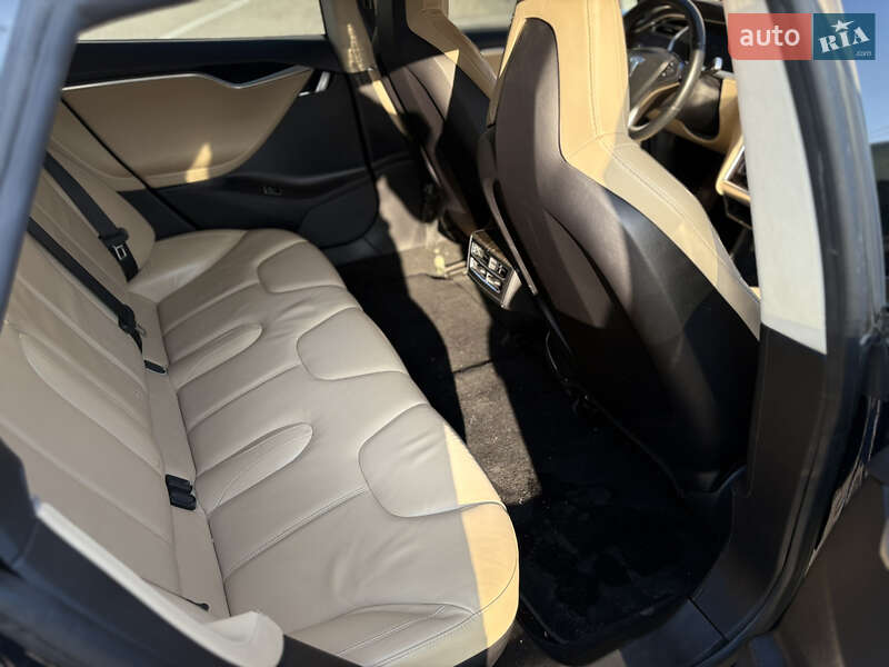 Лифтбек Tesla Model S 2013 в Хмельницком