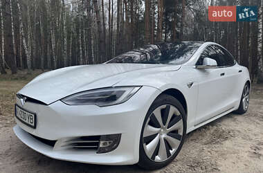 Лифтбек Tesla Model S 2020 в 