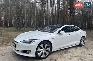 Лифтбек Tesla Model S 2020 в 