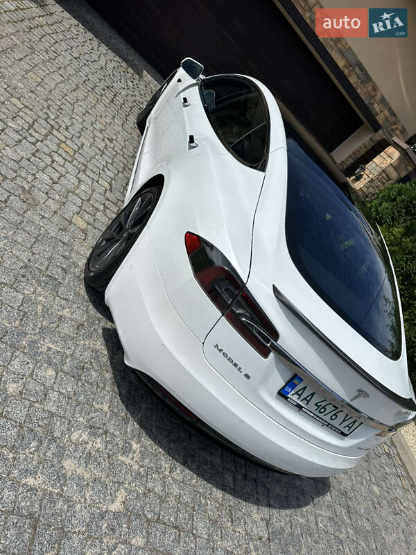 Ліфтбек Tesla Model S 2018 в Києві