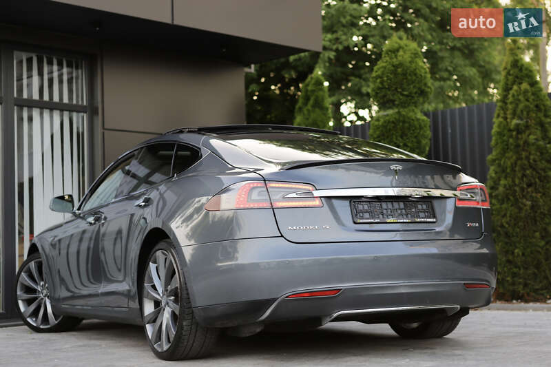 Лифтбек Tesla Model S 2014 в Дрогобыче
