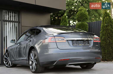 Лифтбек Tesla Model S 2014 в 