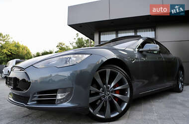 Лифтбек Tesla Model S 2014 в 