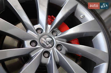 Лифтбек Tesla Model S 2014 в 