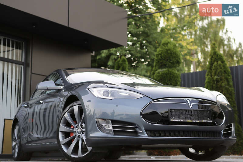 Лифтбек Tesla Model S 2014 в Дрогобыче