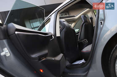 Лифтбек Tesla Model S 2014 в 