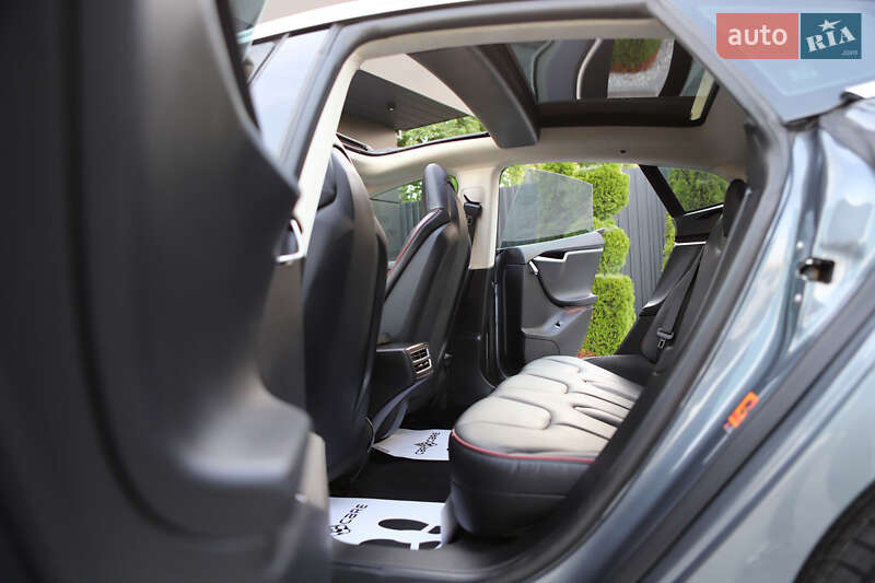 Лифтбек Tesla Model S 2014 в Дрогобыче