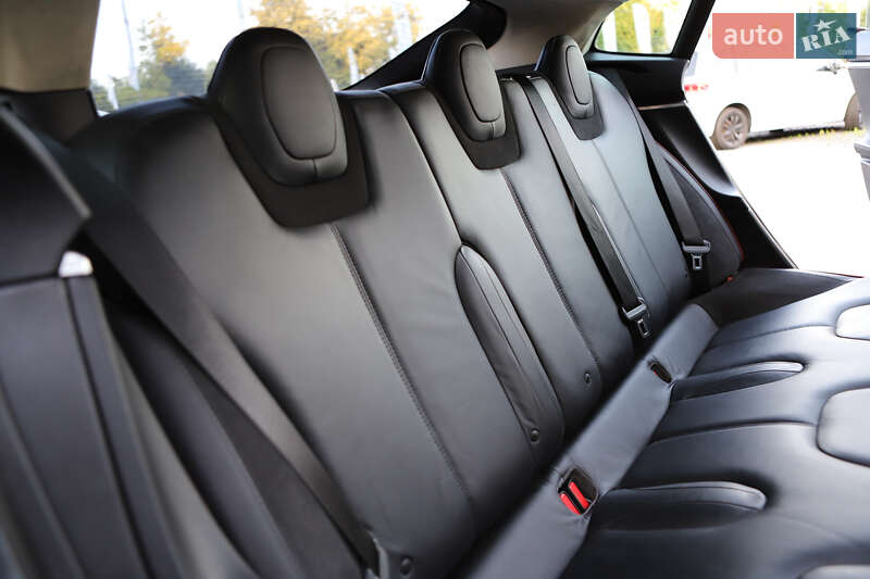 Лифтбек Tesla Model S 2014 в Дрогобыче