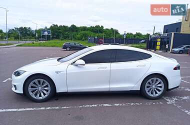 Лифтбек Tesla Model S 2013 в 