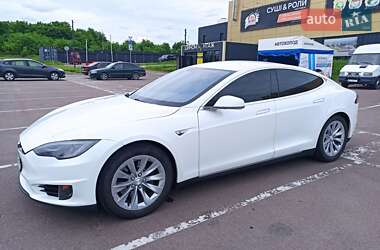 Лифтбек Tesla Model S 2013 в 
