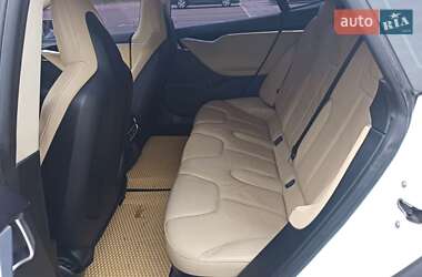 Лифтбек Tesla Model S 2013 в 