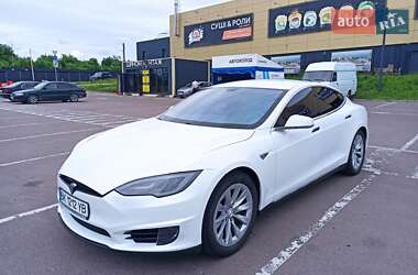 Лифтбек Tesla Model S 2013 в 