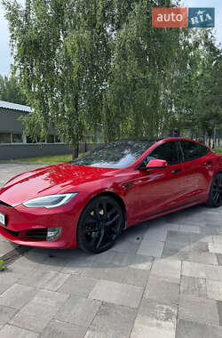 Лифтбек Tesla Model S 2018 в 