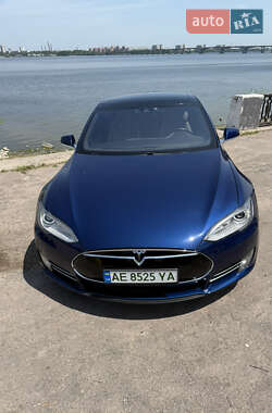 Ліфтбек Tesla Model S 2015 в 