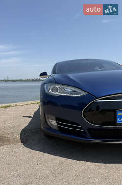 Ліфтбек Tesla Model S 2015 в 