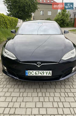 Tesla Model S 2015