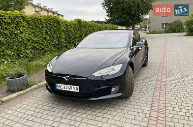 Лифтбек Tesla Model S 2015 в 