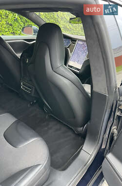 Лифтбек Tesla Model S 2015 в 