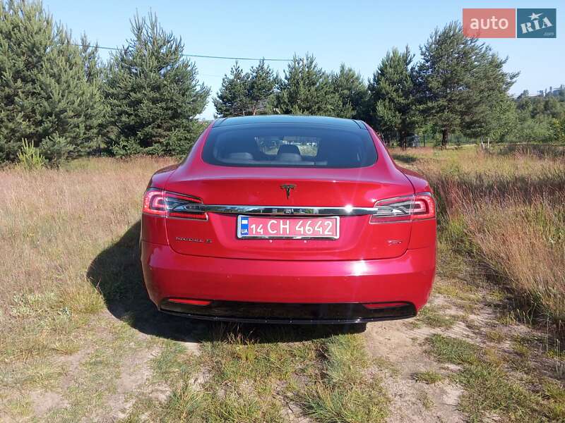 Лифтбек Tesla Model S 2016 в Новояворовске