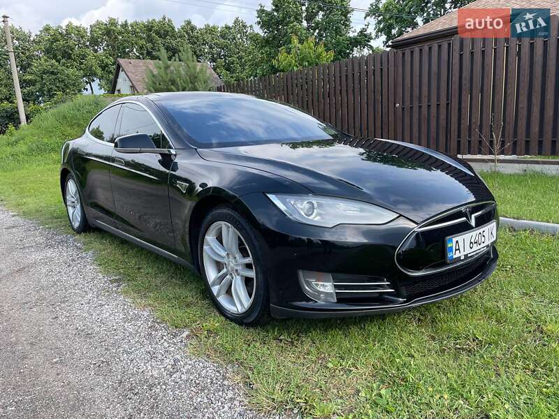Tesla Model S 2013