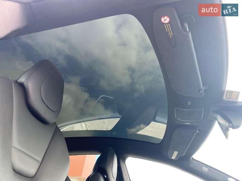 Ліфтбек Tesla Model S 2018 в Києві