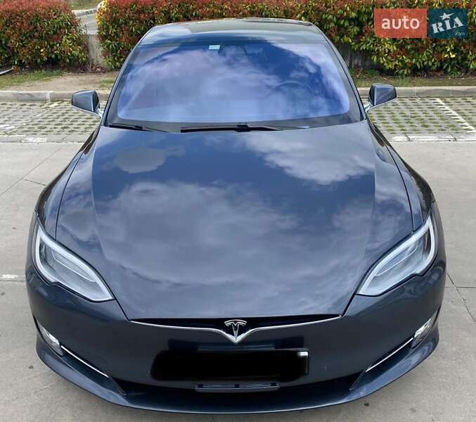 Ліфтбек Tesla Model S 2018 в Києві