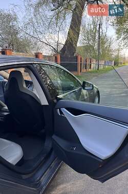 Ліфтбек Tesla Model S 2014 в 