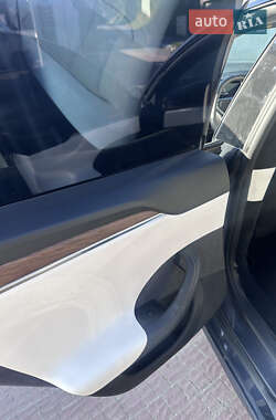 Лифтбек Tesla Model S 2022 в 