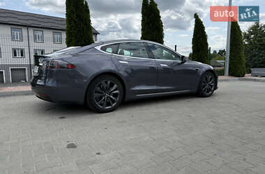Ліфтбек Tesla Model S 2020 в 