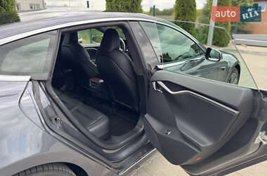 Ліфтбек Tesla Model S 2020 в 