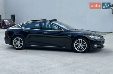 Лифтбек Tesla Model S 2013 в 