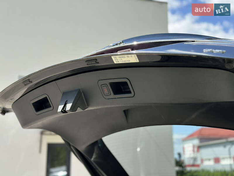 Лифтбек Tesla Model S 2013 в Луцке